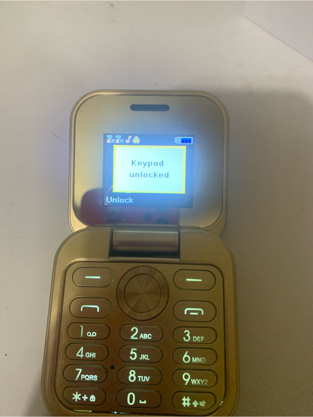 I17 pro basic flip phone - Picture 4 of 6